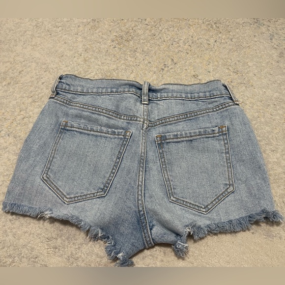 EUC Women’s Size 0 (26” Waist) Old Navy Cut-off Denim Shorts Stone Washed Blue - Picture 5 of 11